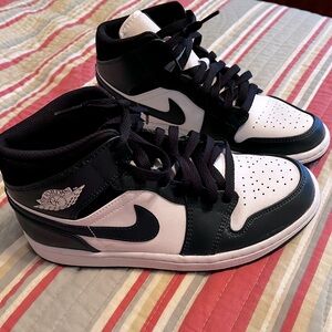 Nike Air Jordans High Navy/Black Men’s Size 8